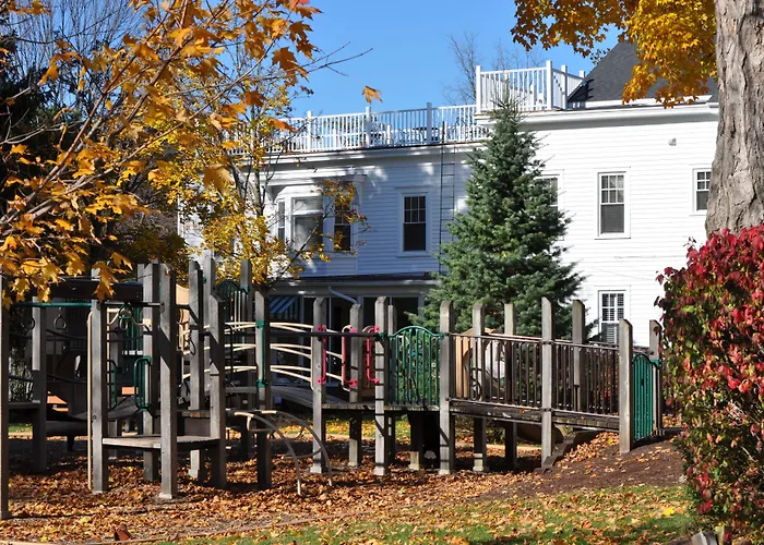 Maplewood Hotel Saugatuck