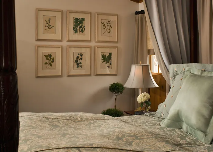 Wickwood Inn Saugatuck