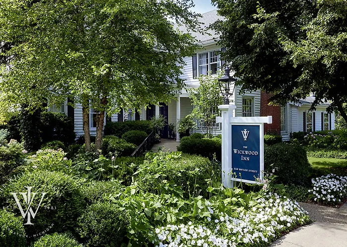 Wickwood Inn Saugatuck